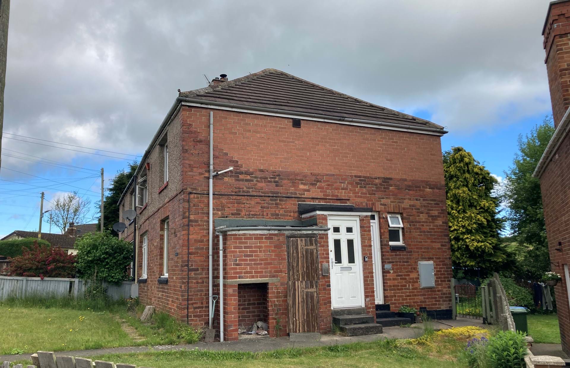 Side view of 4a Laburnum Road, Chilton Lane